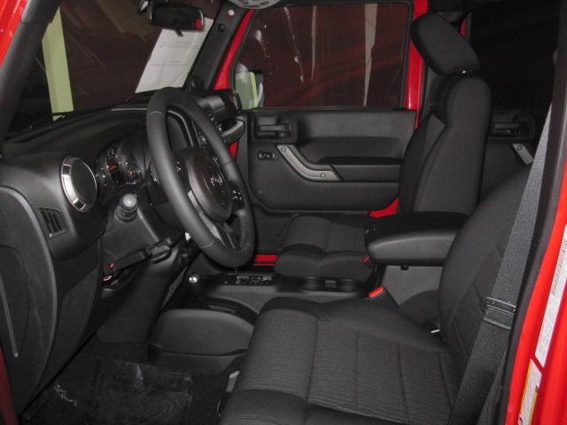 Jeep Wrangler 2011 photo 3