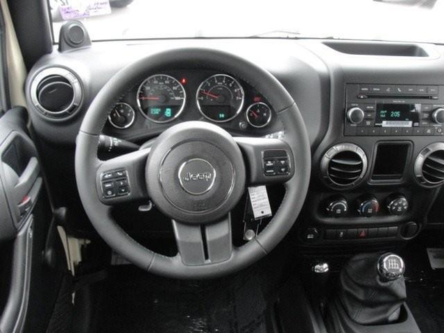 Jeep Wrangler 2011 photo 4