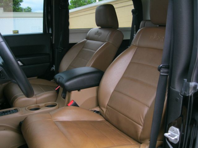 Jeep Wrangler 2011 photo 11