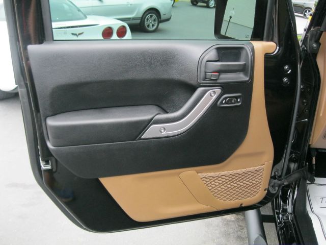 Jeep Wrangler 2011 photo 13