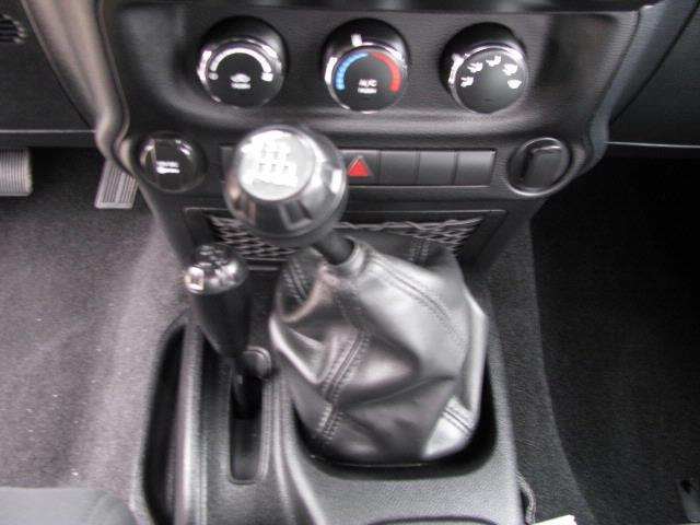 Jeep Wrangler 2011 photo 13