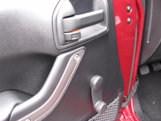 Jeep Wrangler 2011 photo 20