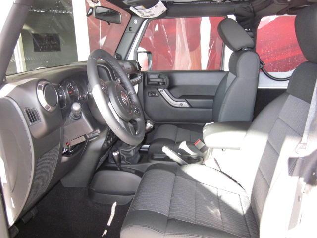 Jeep Wrangler 2011 photo 3