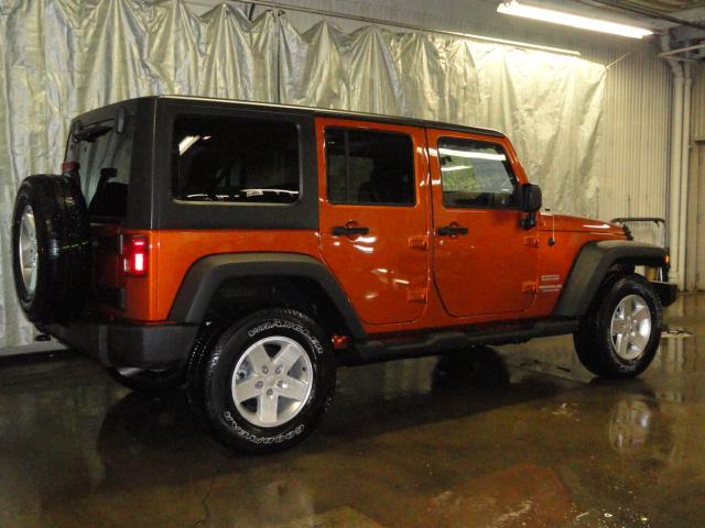 Jeep Wrangler 2011 photo 2