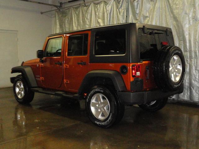 Jeep Wrangler 2011 photo 3