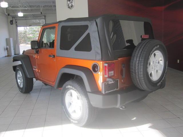 Jeep Wrangler 2011 photo 2