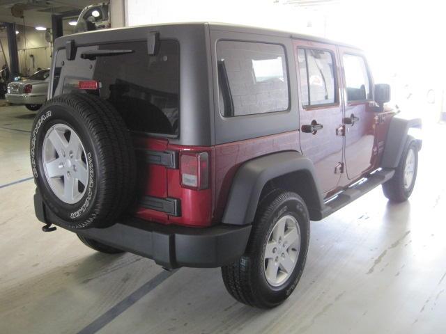 Jeep Wrangler 2011 photo 2