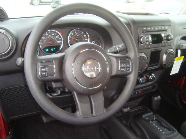 Jeep Wrangler 2011 photo 3