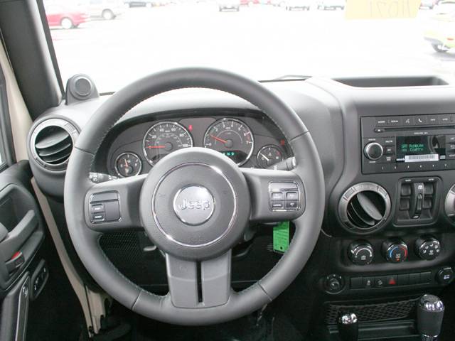 Jeep Wrangler 2011 photo 1