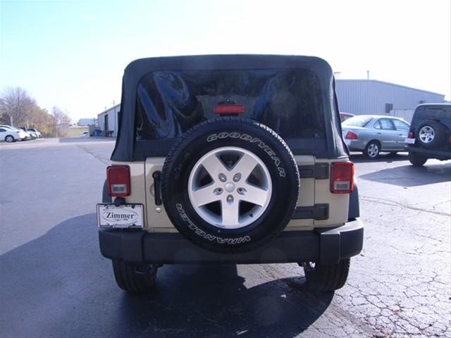 Jeep Wrangler 2011 photo 1