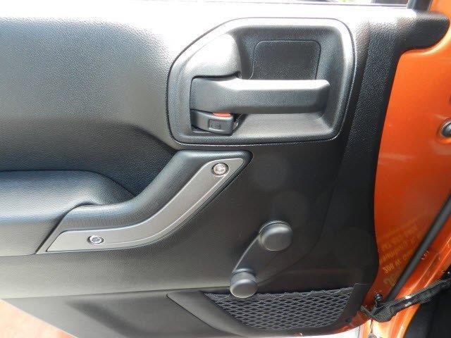 Jeep Wrangler 2011 photo 18