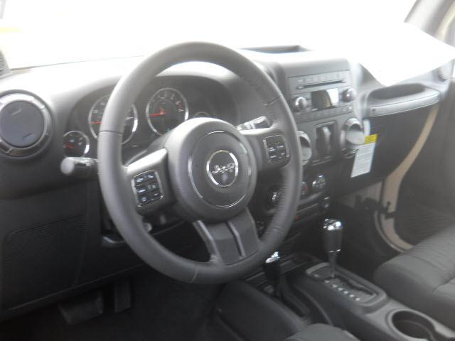 Jeep Wrangler 2011 photo 4