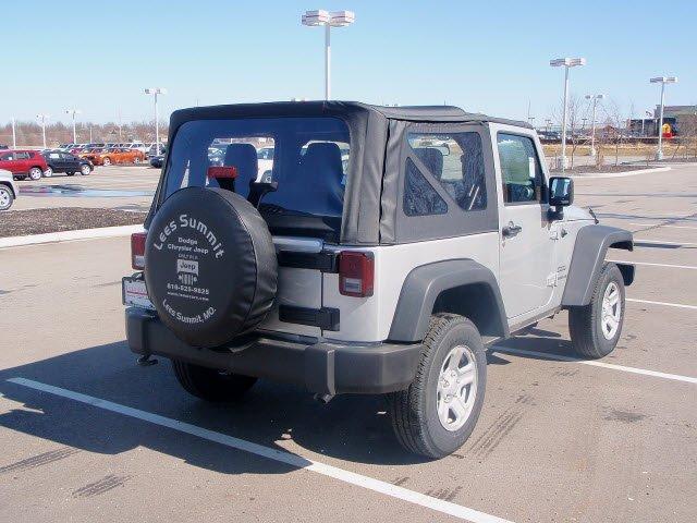 Jeep Wrangler 2011 photo 2