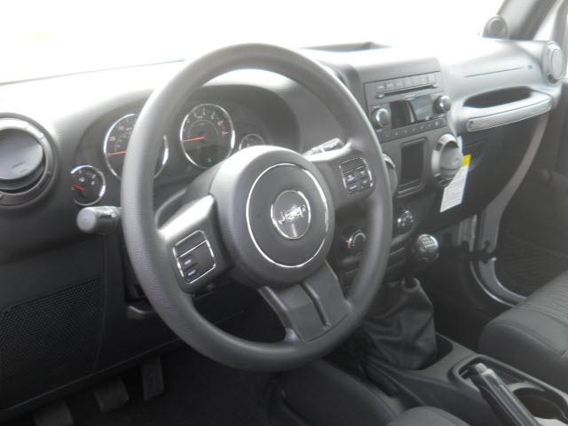 Jeep Wrangler 2011 photo 5