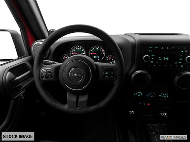 Jeep Wrangler 2011 photo 3