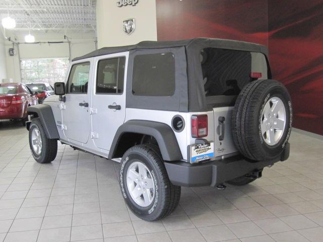 Jeep Wrangler 2011 photo 2