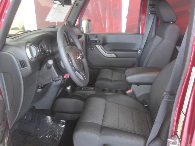 Jeep Wrangler 2011 photo 3