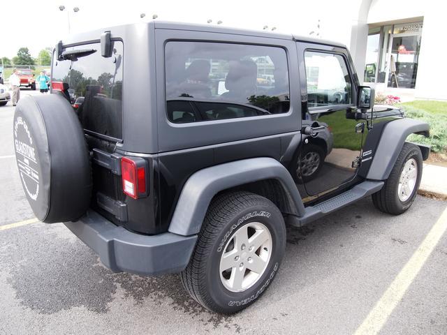 Jeep Wrangler 2011 photo 1