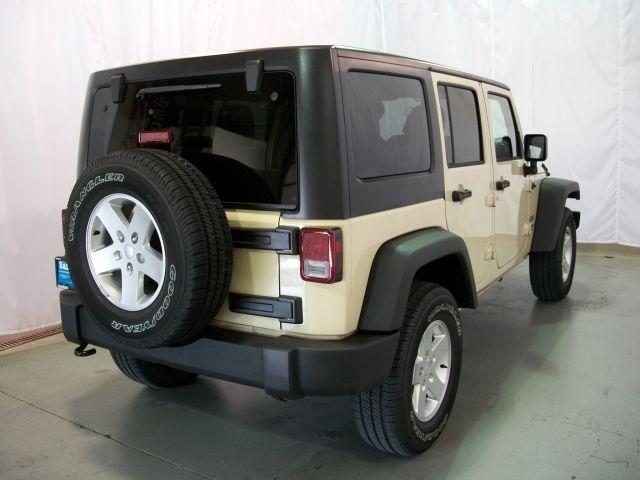 Jeep Wrangler 2011 photo 1