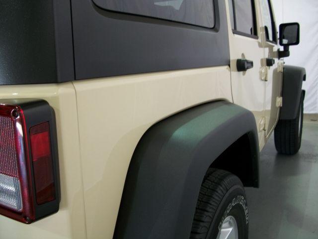 Jeep Wrangler 2011 photo 2