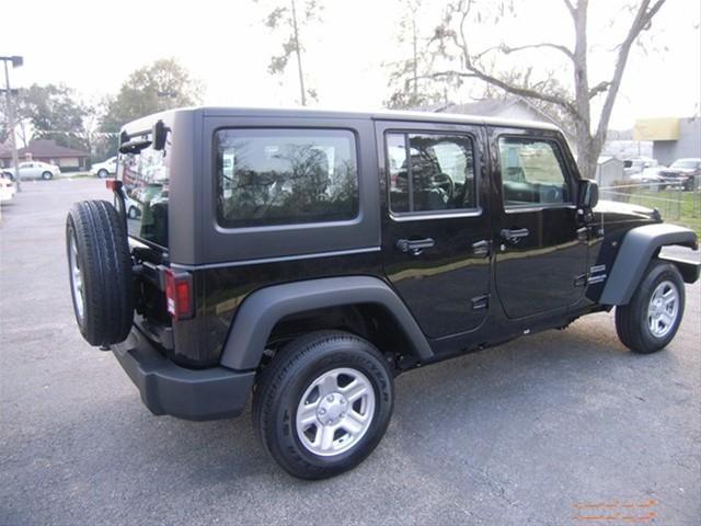 Jeep Wrangler 2011 photo 3