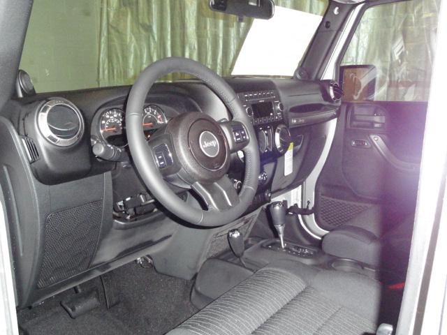 Jeep Wrangler 2011 photo 4