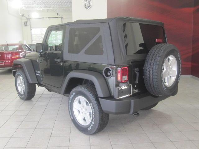 Jeep Wrangler 2011 photo 2