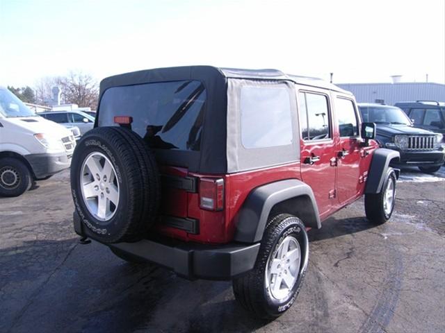 Jeep Wrangler 2011 photo 1