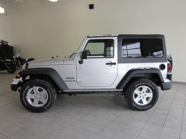 Jeep Wrangler 2011 photo 1