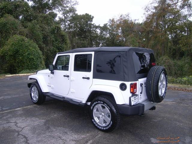 Jeep Wrangler 2011 photo 1