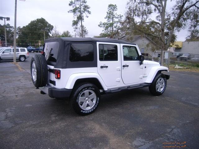 Jeep Wrangler 2011 photo 3