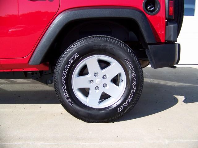 Jeep Wrangler 2011 photo 1