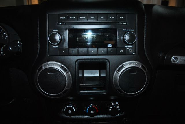 Jeep Wrangler 2011 photo 11