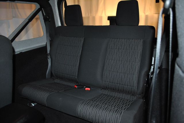 Jeep Wrangler 2011 photo 4