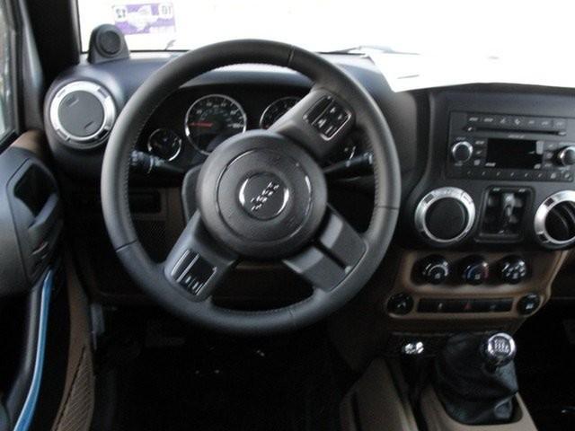 Jeep Wrangler 2011 photo 5