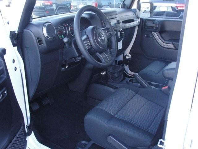 Jeep Wrangler 2011 photo 4