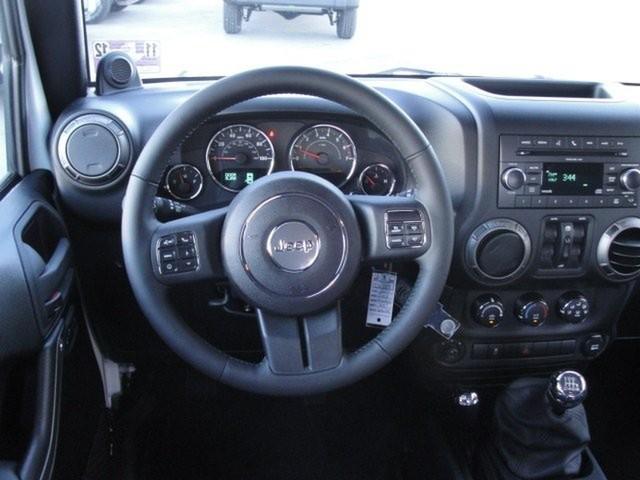 Jeep Wrangler 2011 photo 5