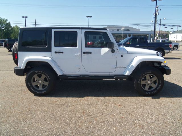 Jeep Wrangler 740il Navigation SUV