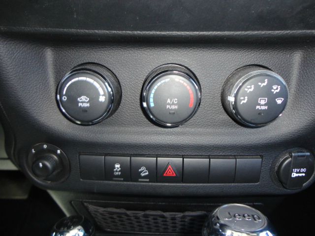 Jeep Wrangler 2012 photo 20