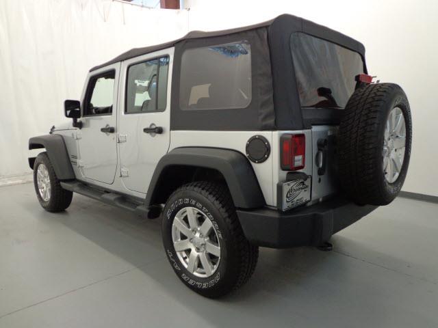 Jeep Wrangler 2012 photo 3