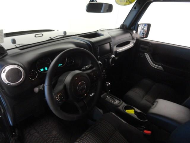 Jeep Wrangler 2012 photo 2