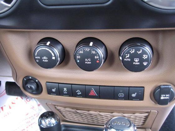 Jeep Wrangler 2012 photo 16