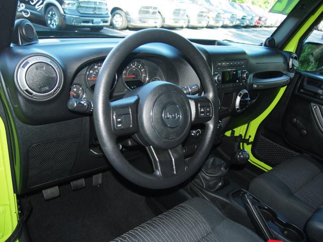 Jeep Wrangler 2012 photo 1