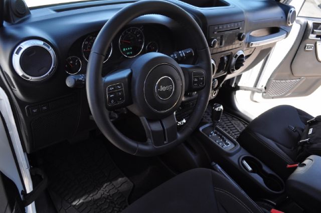 Jeep Wrangler 2013 photo 19