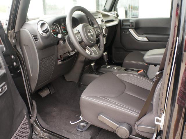 Jeep Wrangler 2013 photo 2