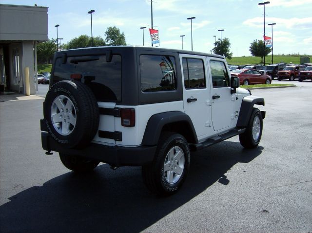 Jeep Wrangler 740il Navigation SUV