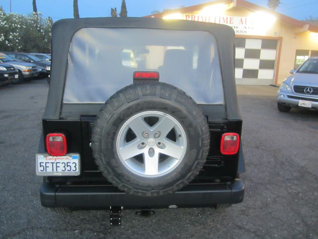 Jeep Wrangler Unlimited 2004 photo 2