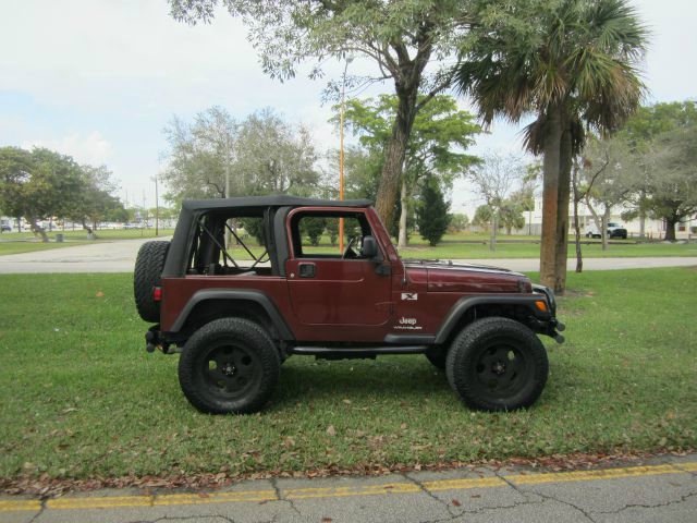 Jeep Wrangler Unlimited 2004 photo 2