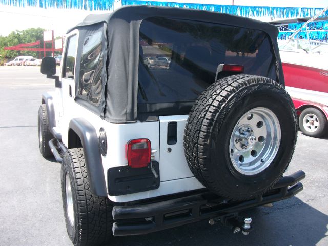 Jeep Wrangler Unlimited 2005 photo 2