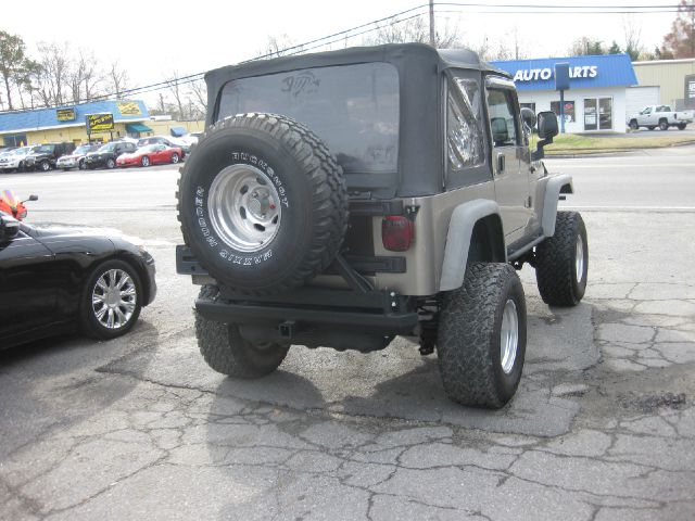 Jeep Wrangler Unlimited 2005 photo 2